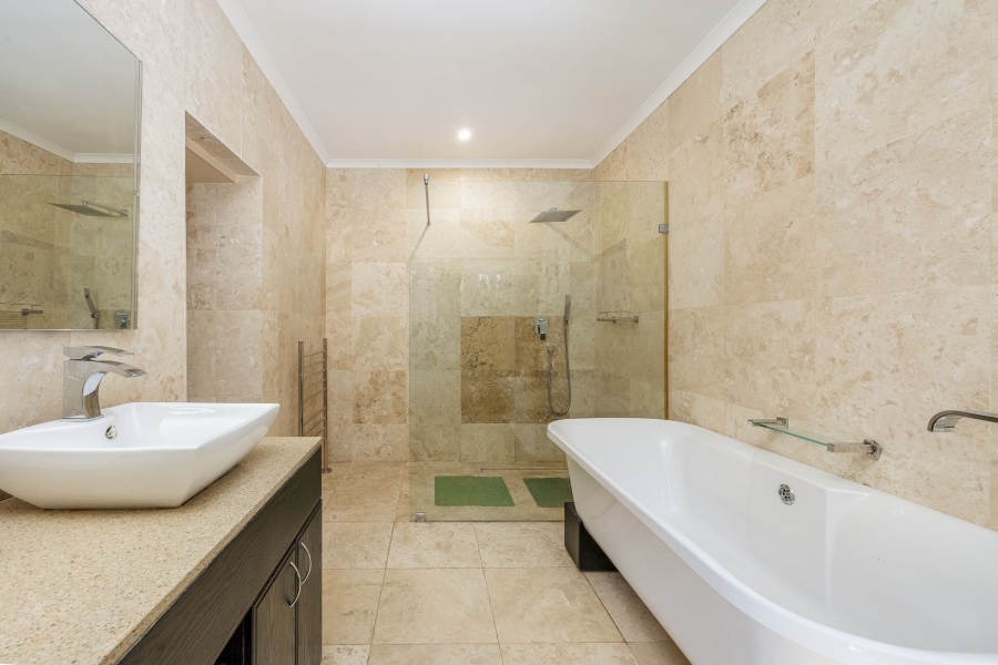 4 Bedroom Property for Sale in Tara Western Cape